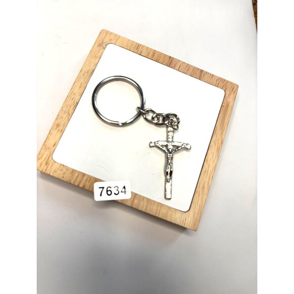 Silver-Tone Crucifix Keychain With Religious Jesus Cross Pendant - Picture 3 of 13
